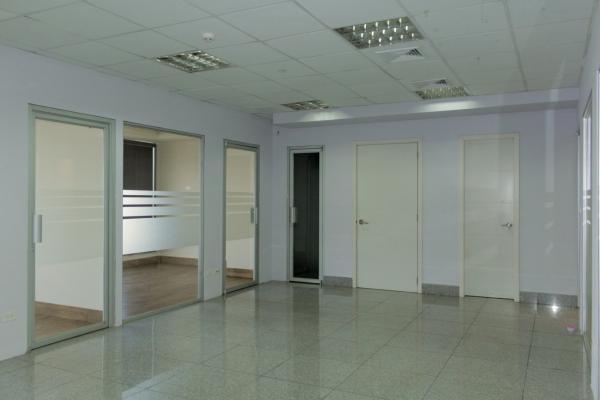 Alquiler oficina sin divisiones en torre bicsa, avenida balboa