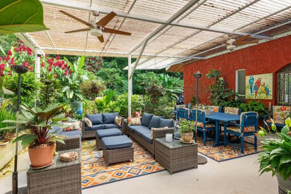Elegante casa estilo colonial en valle escondido boquete
