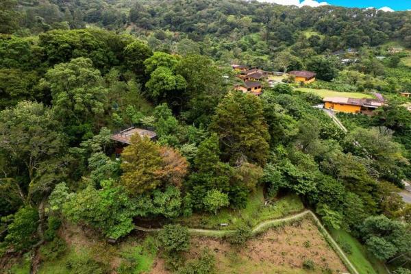 Cabaña con vistas al volcán barú en venta en jaramillo