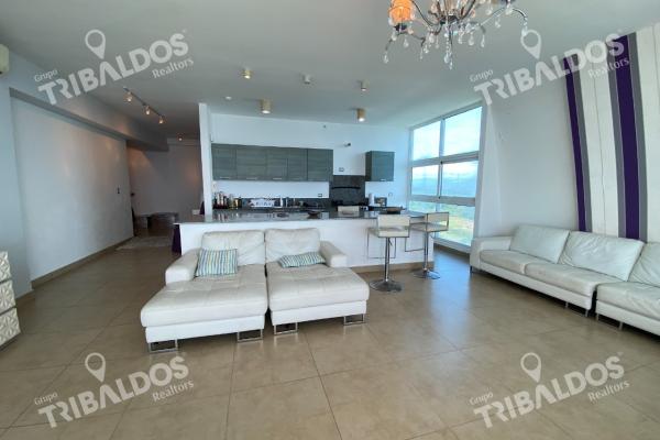 Apartamento en santa clara residences de 7 recámaras, 2 cocinas, 4 estacionamientos.