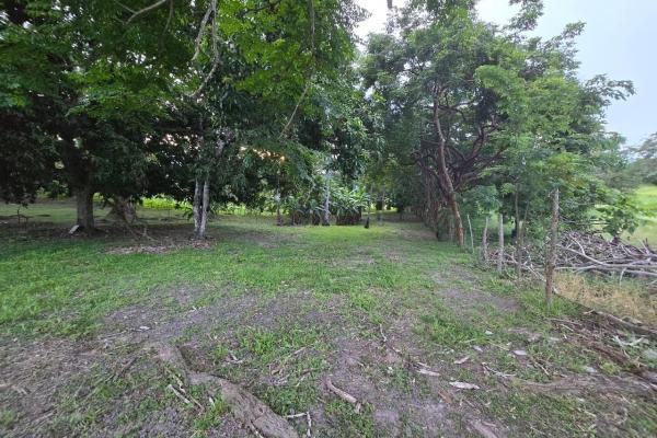 Terreno en la ermita, a pocos metros de la playa y en muy buena ubicación.