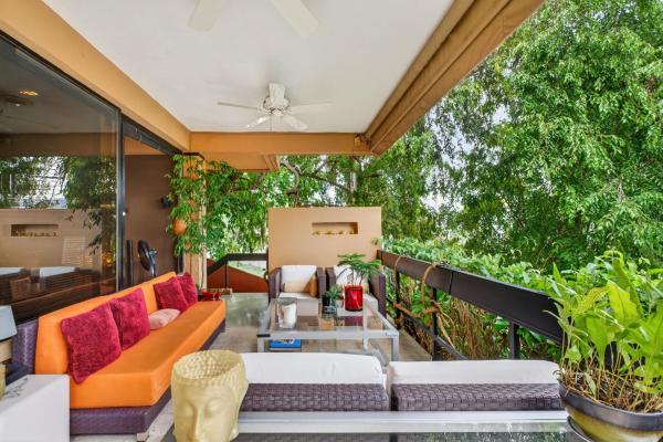 Bioclimatic architect-designed home in dos mares