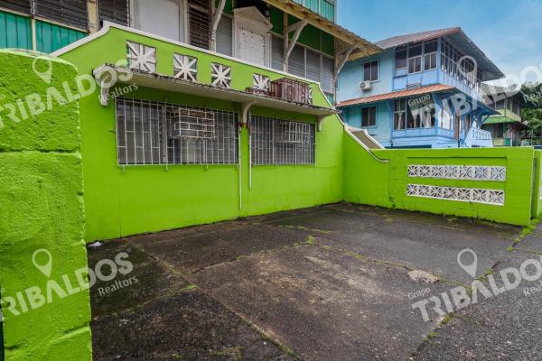 Building for sale in colon