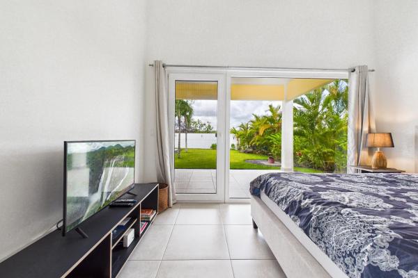 Beautiful modern 2 bdrm home with pool