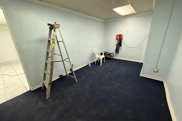 Office for rent in plaza inca