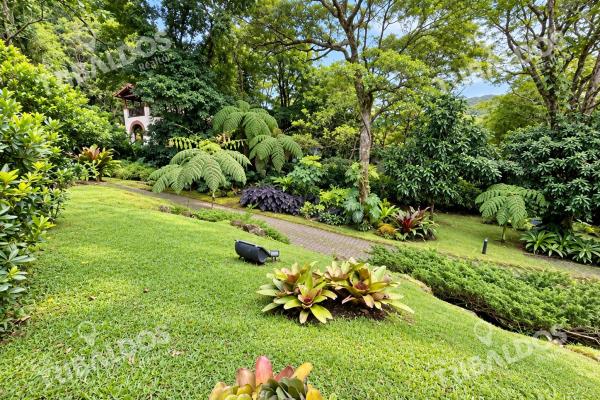 Casa de 5 recámaras en venta en el valle de antón – amplios jardines, privacidad y entorno natural