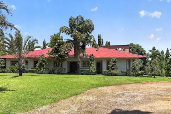 4-bedroom hacienda-style home in david