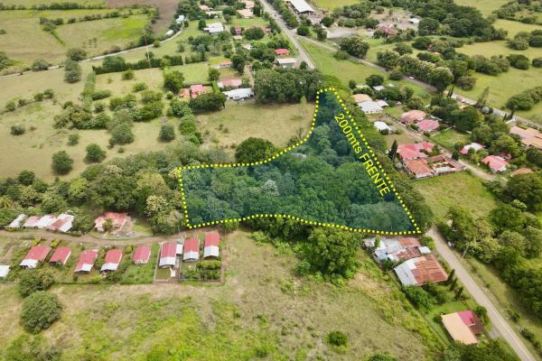 Se vende terreno en las tablas