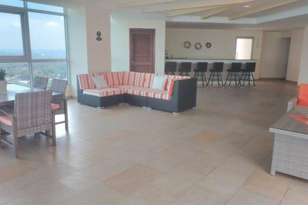 Apartamento en venta con vistas al campo de golf oceano y montana