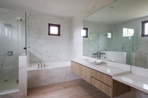 Venta de casa moderna en costa del este, balmoral