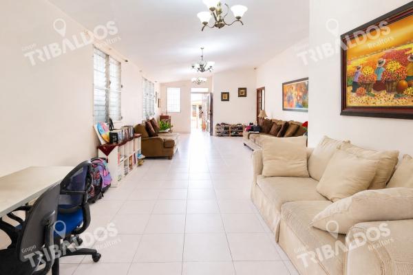 House for sale in brisas del golf