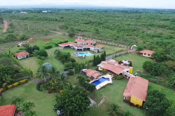 Venta de casa de playa en sea cliff, con piscina