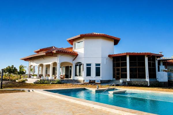 Beachfront mansion with pool in la barqueta