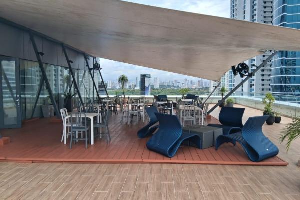 Office for sale or rent with terrace in cde