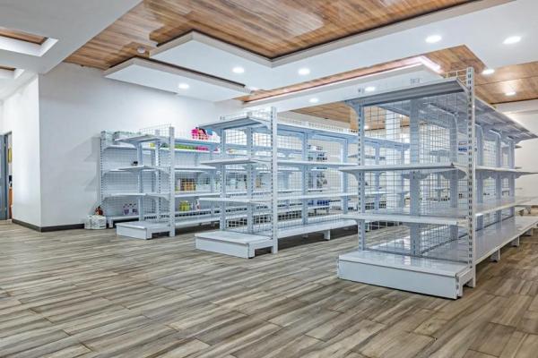 Mixed-use commercial property in san pablo viejo