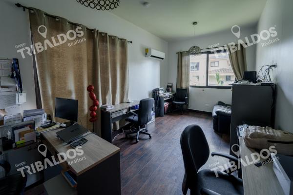 Venta de casa en ph embassy club, clayton