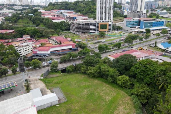 Commercial land on tumba muerto for development