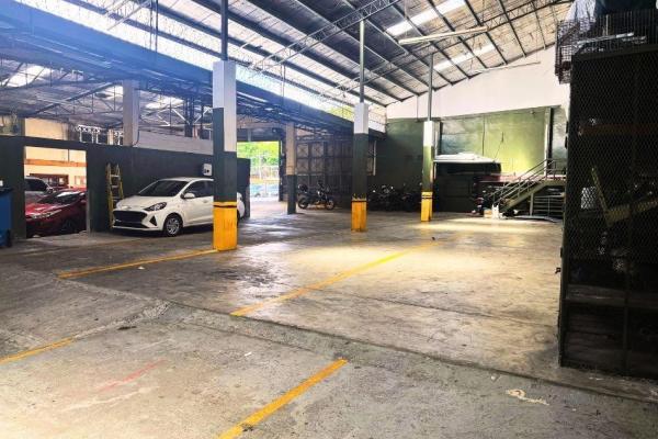 Opportunity! spacious & central warehouse and more