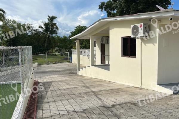 Venta de terreno con mejoras en san carlos, frente a la panamericana