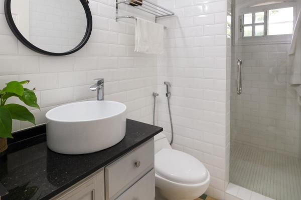Venta de casa de 2 niveles en altos de panamá