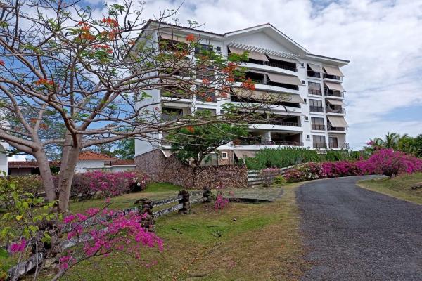 Apartamento de 3 habitaciones en punta barco resort, el quetzal
