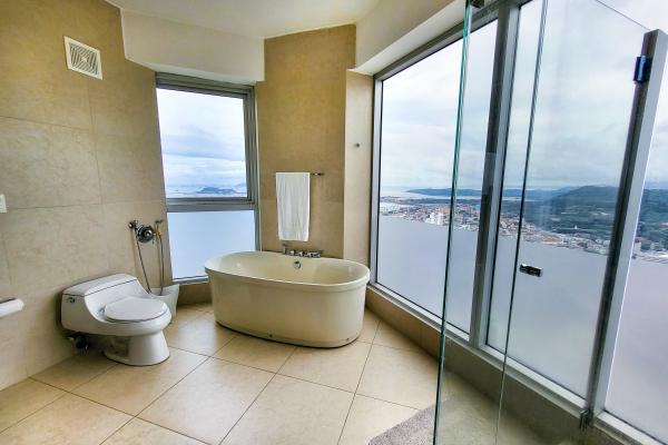 Venta de apartamento en p.h rivage, avenida balboa