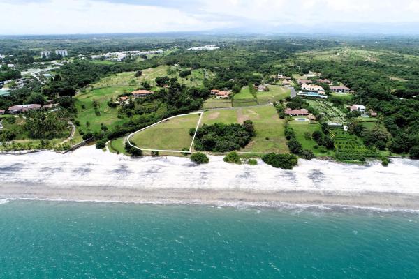 Venta de espectacular terreno frente a playa en chumico redondo, coclé