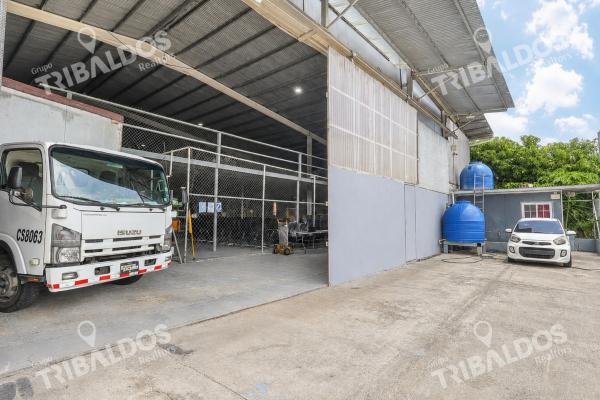 Venta de galera con mezzanine en pacora