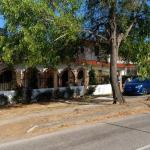 Se vende propiedad de 8 habitaciones con zonificación comercial
