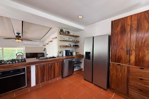 Casa privada con piscina y amplio terreno en coronado