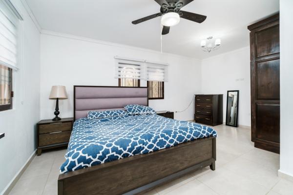Beautifully maintained 3-bedroom home with guest s