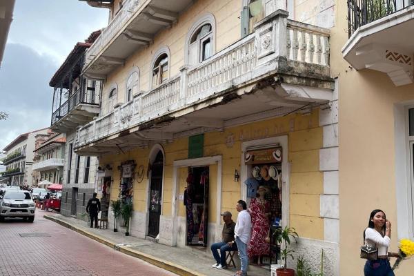Apartment for sale in old town panama