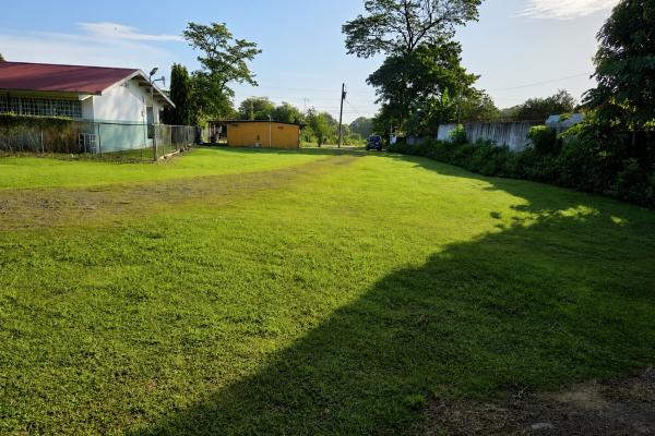 Se vende casa con 4 apartamentos