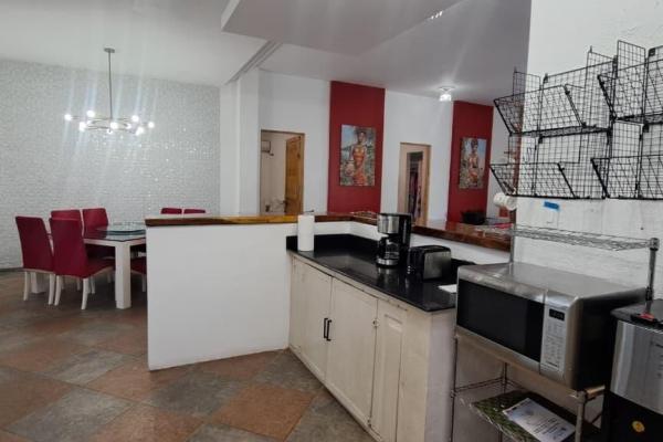 4 bedroom house with private pool and jacuzzi