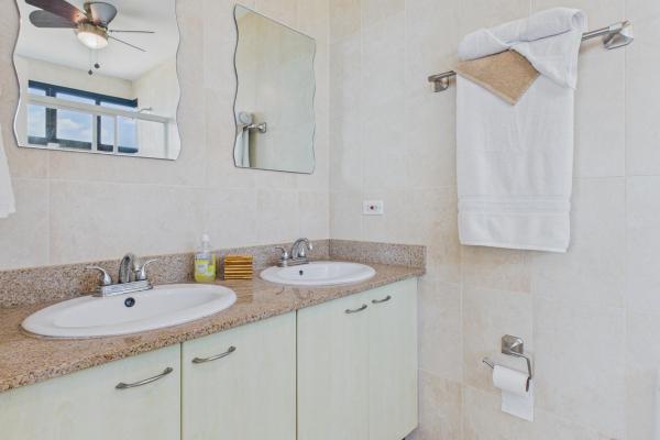 4 bdrm beachfront condo newly renovated coronado