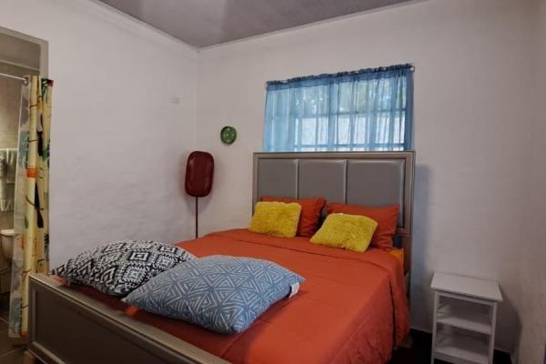 4 bedroom house with private pool and jacuzzi