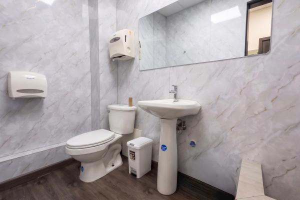 Local remodelado en via brasil para salon de belleza - via brasil 151 m2