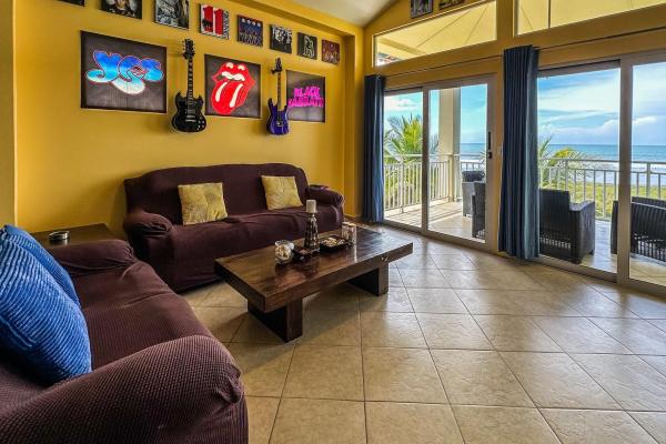 Condominio frente al mar en venta en playa la barqueta chiriquí panamá