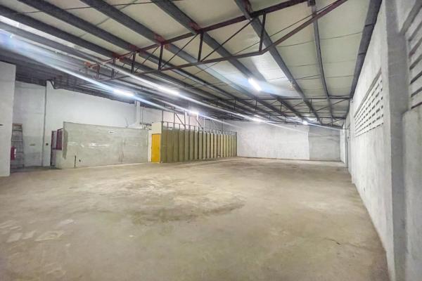 Se vende edificio comercial con galera y oficina