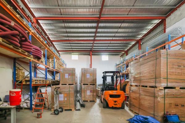 Warehouse for sale in parque lefevre
