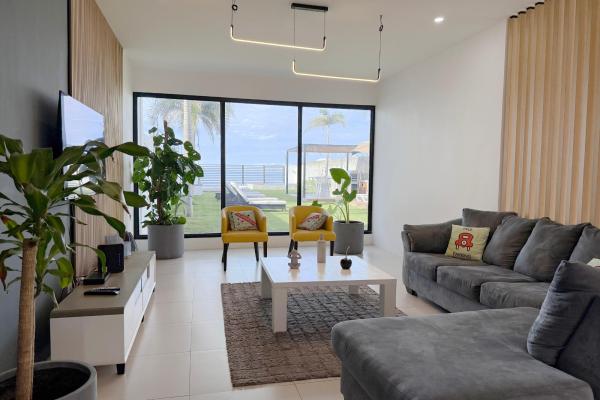 Casa moderna frente a playa malibu