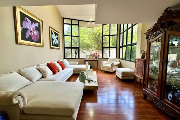 House for sale in condado del rey