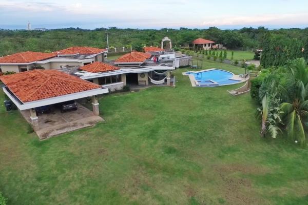 Venta de casa de playa en sea cliff, con piscina