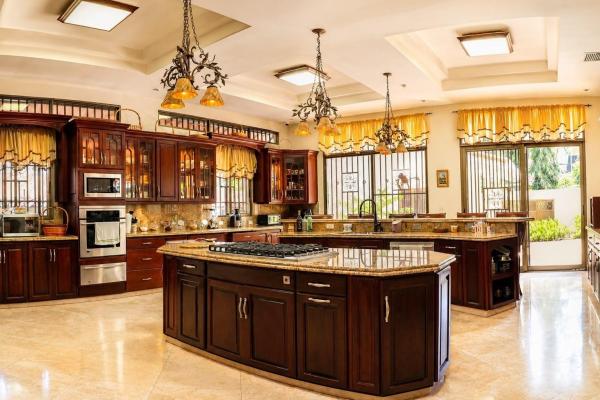 Casa en venta en la alameda con piscina y paneles