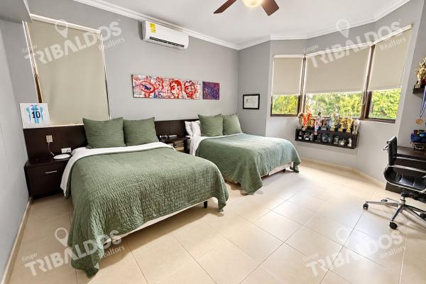 House for sale in costa del este | pool, private gym, and spacious social areas