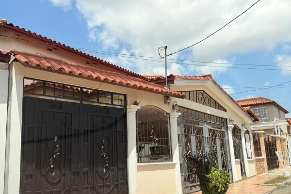 For sale:duplex house in brisas de golf, with pool