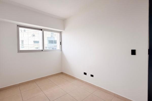 Piso alto en av balboa - waters 68d - 122 m2