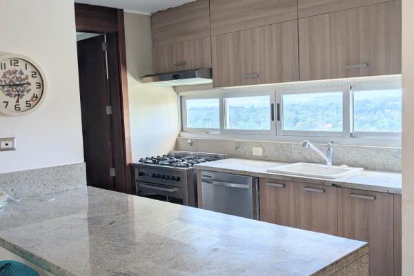 Beachfront living condo gorgona close to coronado
