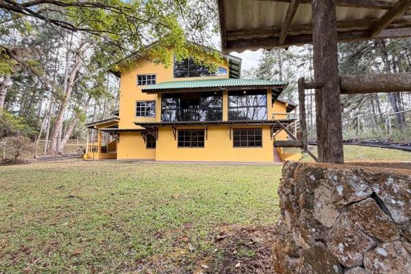 House for sale in altos de cerro azul