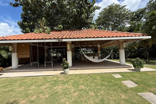 Casa con piscina en coronado golf | amoblada y equipada